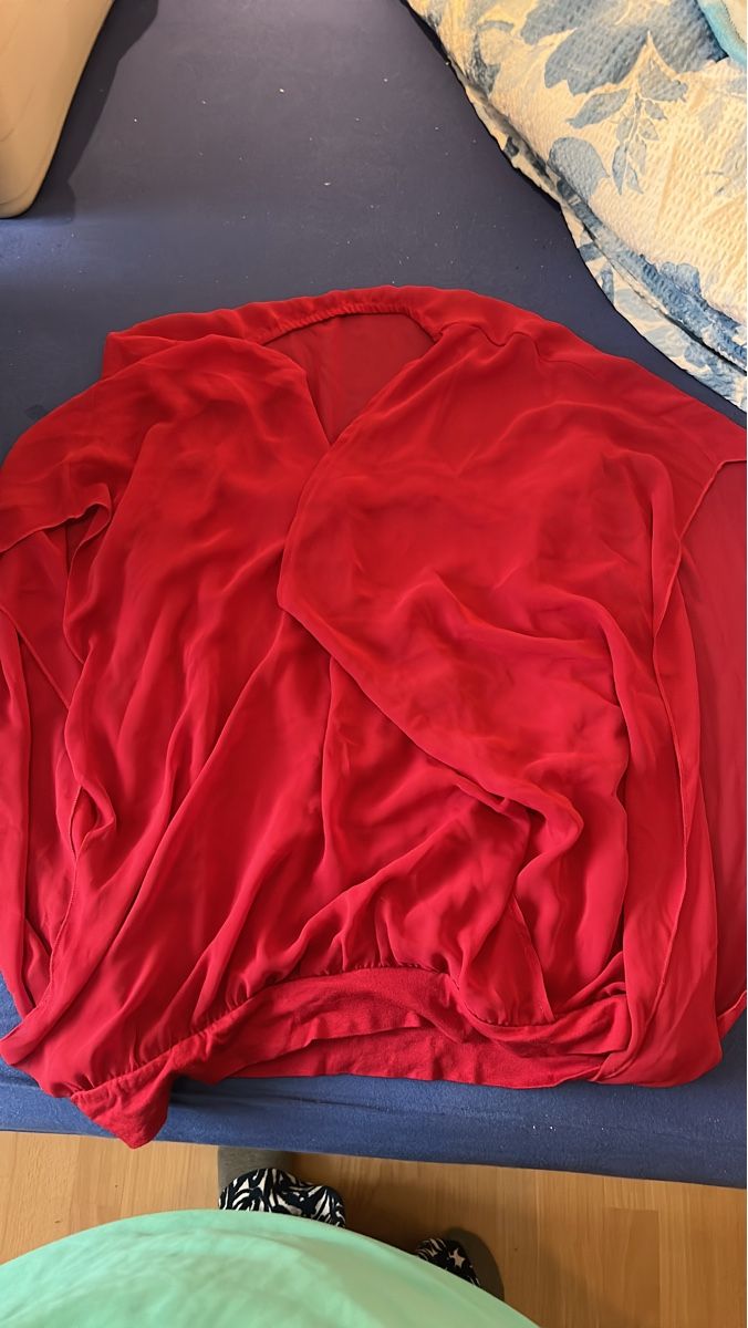 Tuniche: Elegantes rotes Oberteil Grösse 44/46 – Nuovo (secondo la descrizione) da Herbetswil venduto da rotekatze84