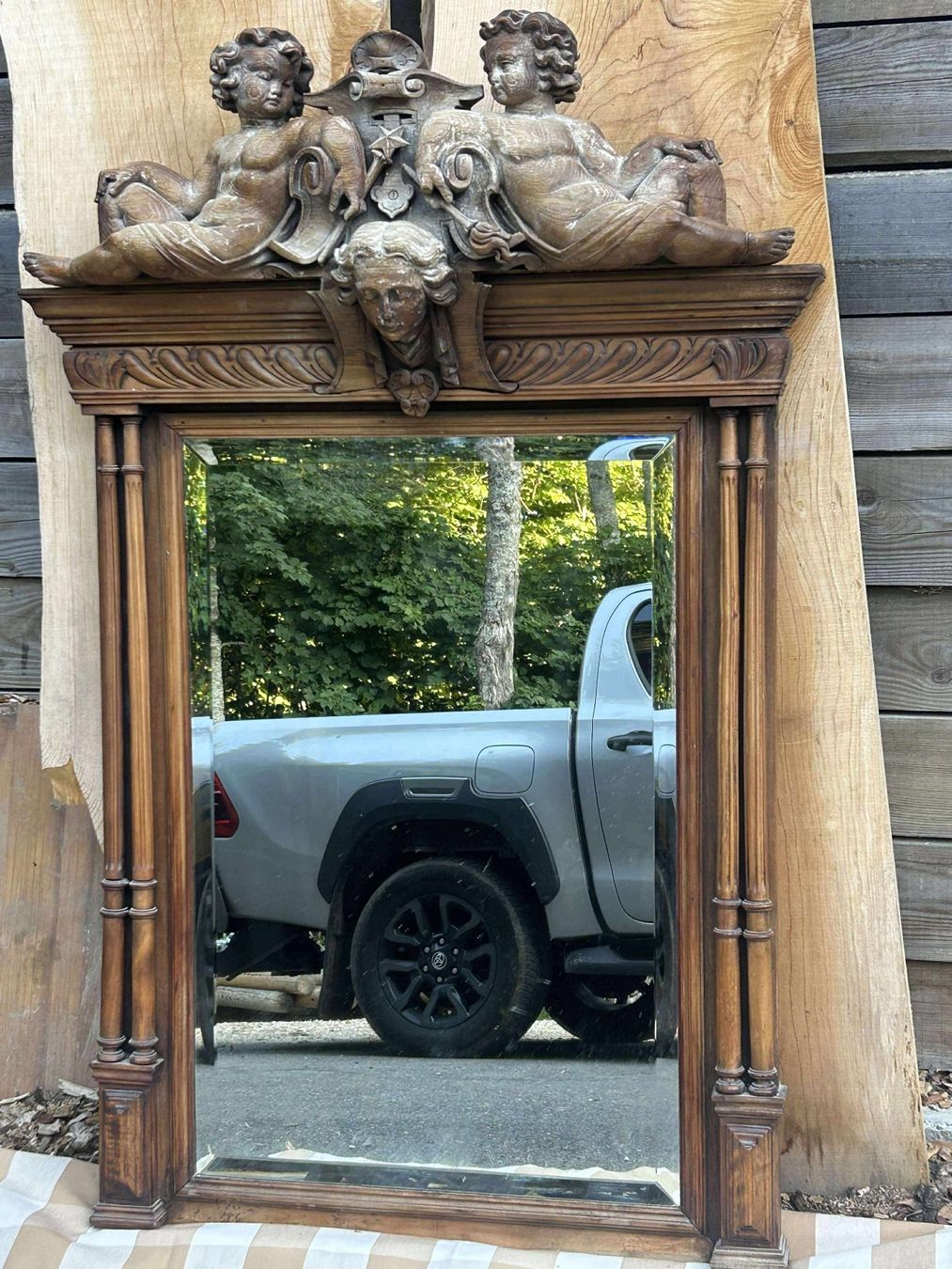 Specchi: Miroir Henri II avec anges – Usato da Chaumont venduto da Abigail1