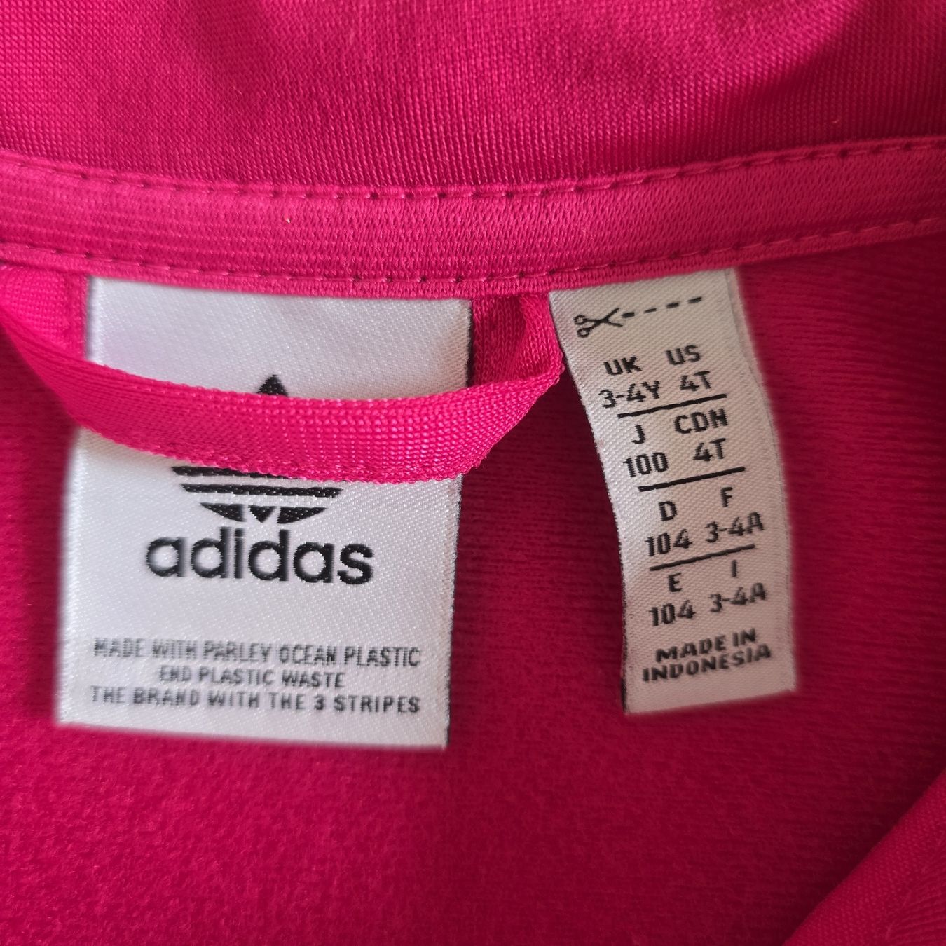 Lotti & Set di vestiti: Adidas 104 – Usato da Zug venduto da zebbra192 1