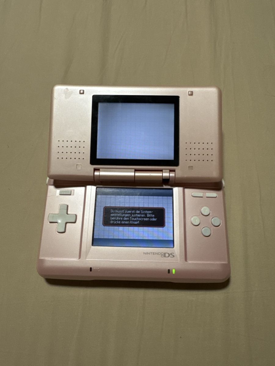 Nintendo Console: Nintendo DS pink mit Ladekabel – Usato da Olten venduto da HoYa01 1