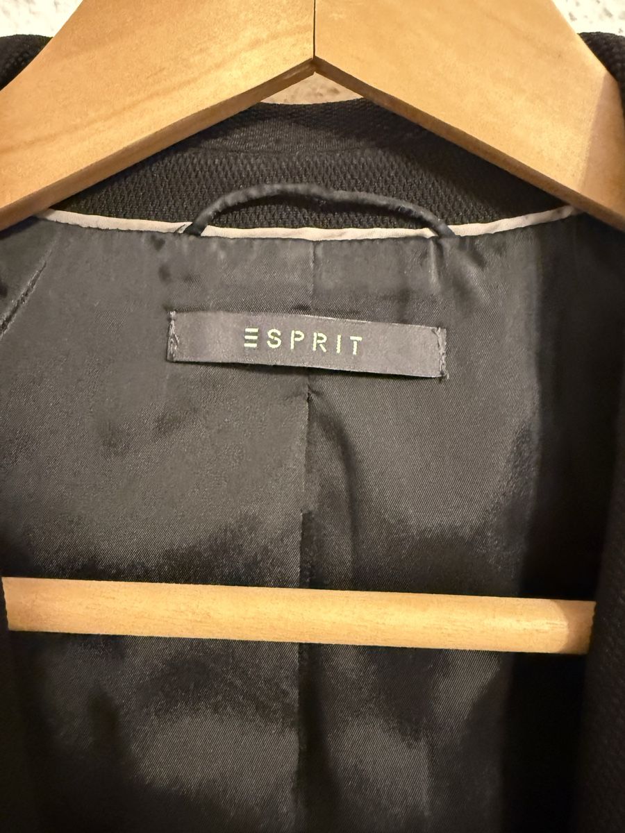 Esprit Jacken: Toller Esprit Damen Blazer Schwarz, 34/36 – Gebraucht aus Udligenswil von mp9_f7jr 2