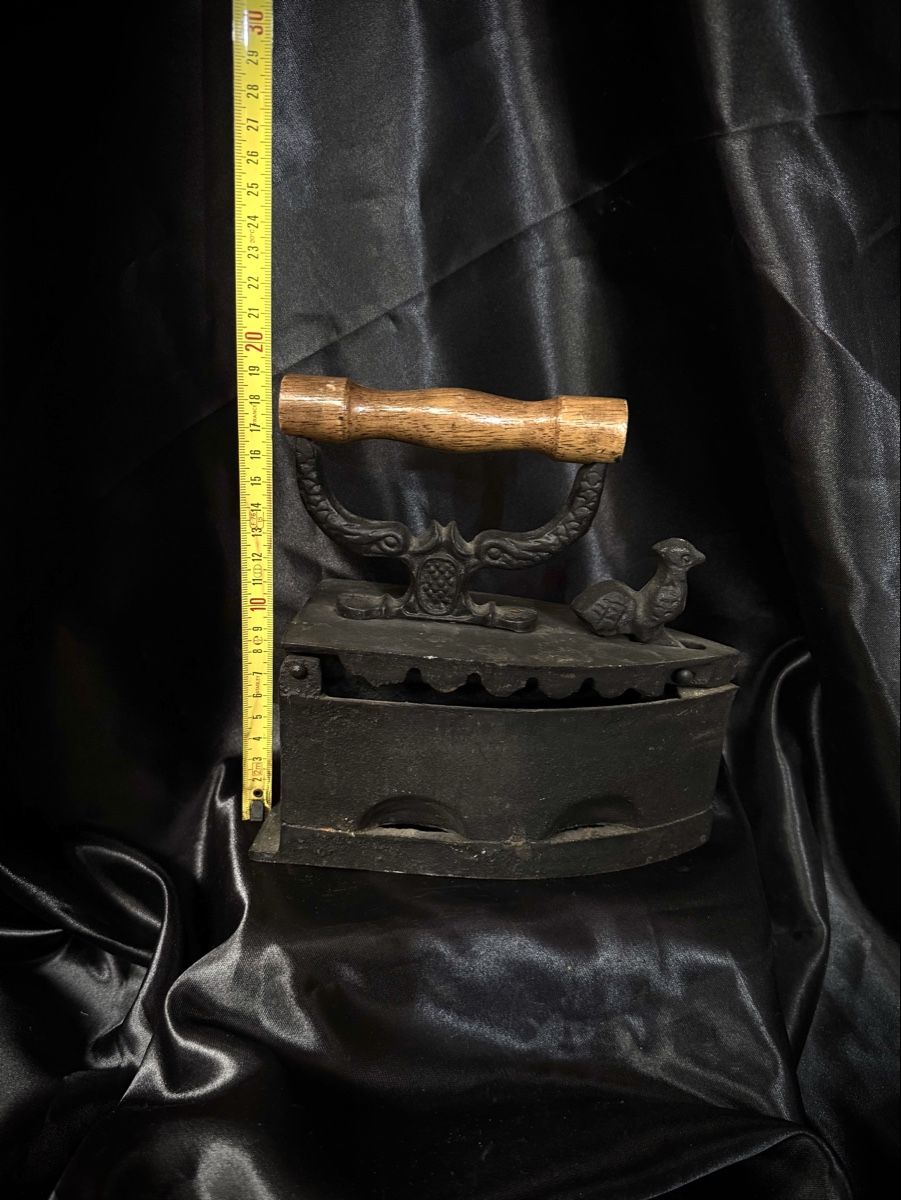 Tutte le decorazioni: Antique Cast Iron Flat Iron Bird Design – Usato da Bern venduto da NOKOMETA 3