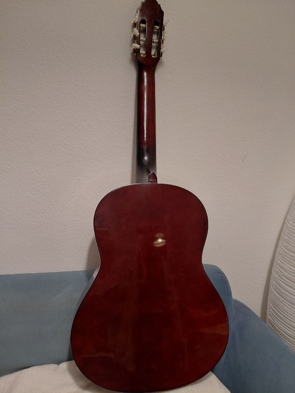 Strumenti musicali: Akustische Gitarre  – Usato da Zürich venduto da NoahhaoN