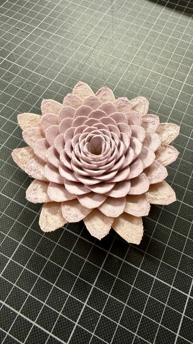 Tutte le decorazioni: Beautiful 3d printed flower – Usato da Basel venduto da inf_82cc