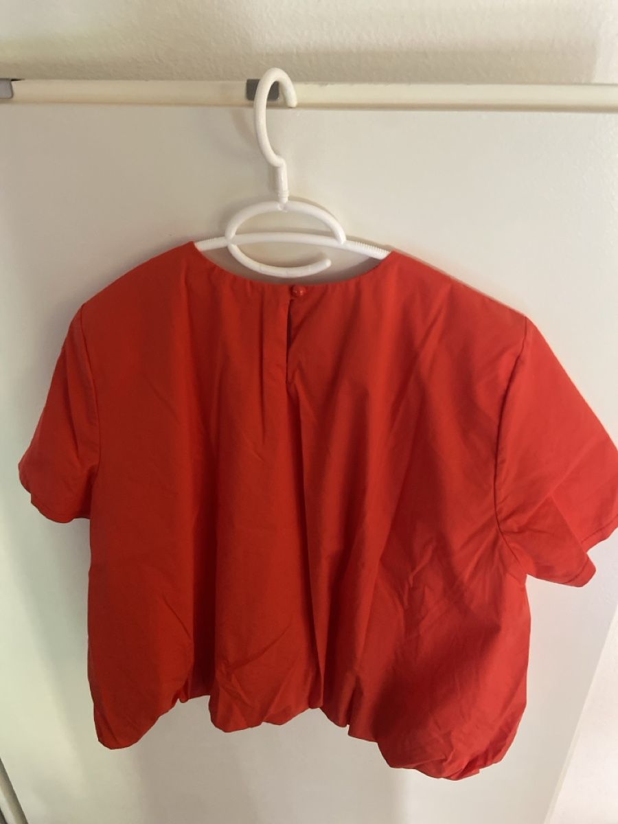Top: Blouse rouge taille S état neuf – Usato da Bouveret venduto da lescopinesdabords 1