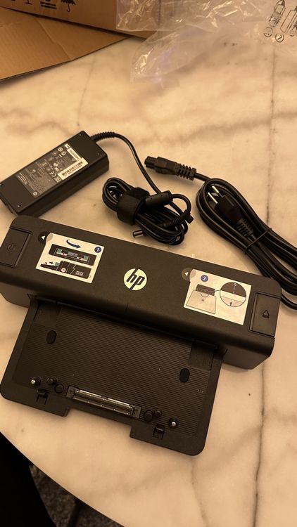 HP Docking Station A7E32AA completa di alimentatore