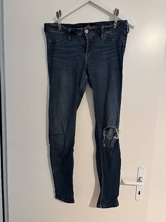 Jeans: 2x Hollister Jeans  – Gebraucht aus Muri AG von mar_svd7 2
