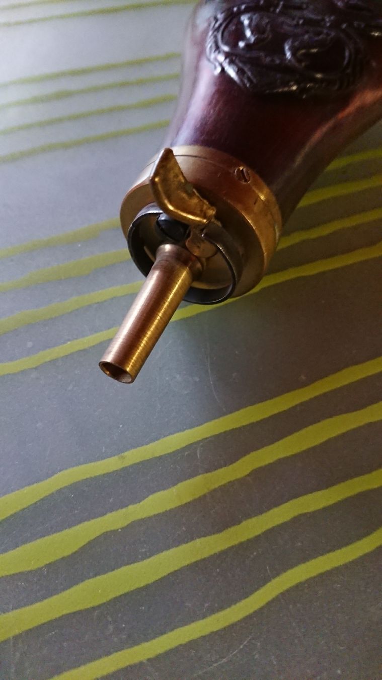 Bottiglie: ANTIKE SCHIESS PULVER FLASCHE – Usato da Biel/Bienne venduto da dasi3 3