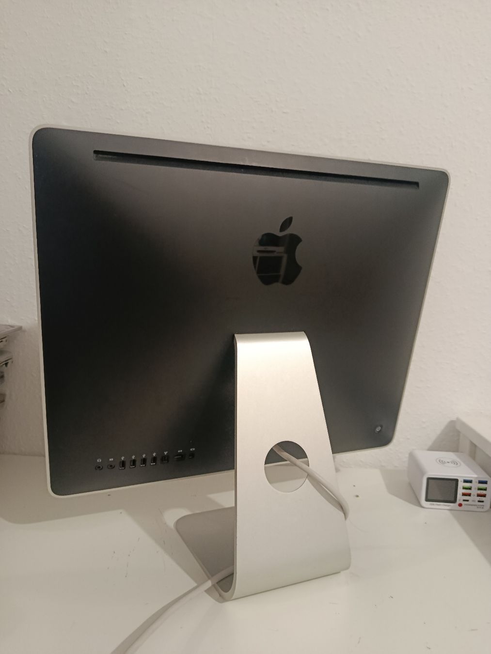 Apple PC: iMac 20" pouces Linux  – Usato da Le Grand-Saconnex venduto da lui_sj2n 1
