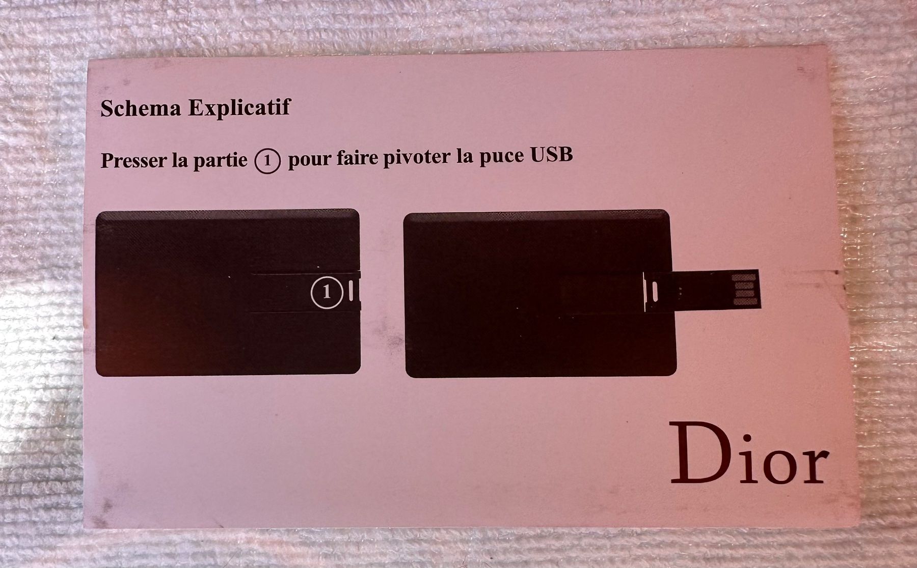 Chiavette USB: Clé USB Dior homme – Nuovo e nell'imballaggio originale da Bouveret venduto da seb_rjx8 3