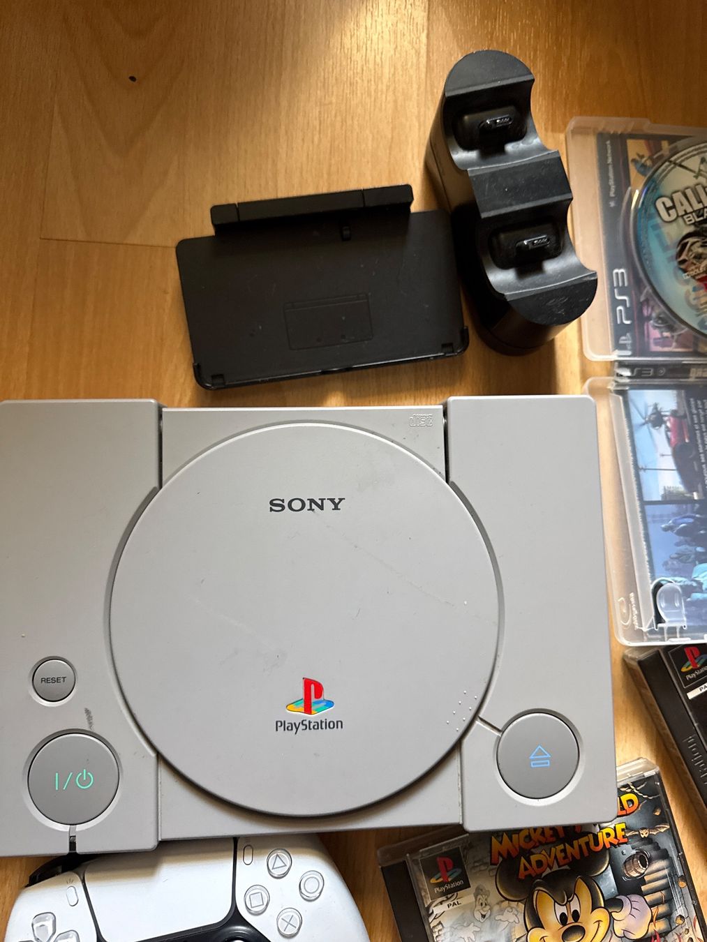 Sony Consoles: Console ps1 plus jeux et autres – D'occasion à St imier par sav_bjf9 5
