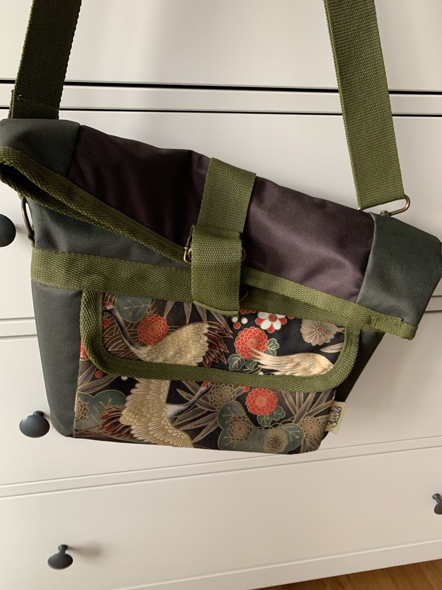 Taschen für Damen: Unique Handmade Shoulder / Bicycle Bag – Neu (gemäss Beschreibung) aus Zug von digalvao