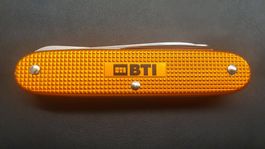 Ein Victorinox Alox Sackmesser Bicolor „BTI“