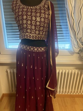 Damen Set mit Bestickung Bordeux lehenga NEU