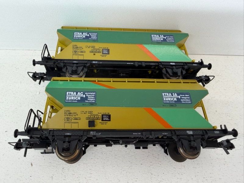 Roco Modelleisenbahnen: Spur H0 Roco 2er Set SBB Silowagen ETRA – Gebraucht aus Büsserach von ModellbahnDepot 4