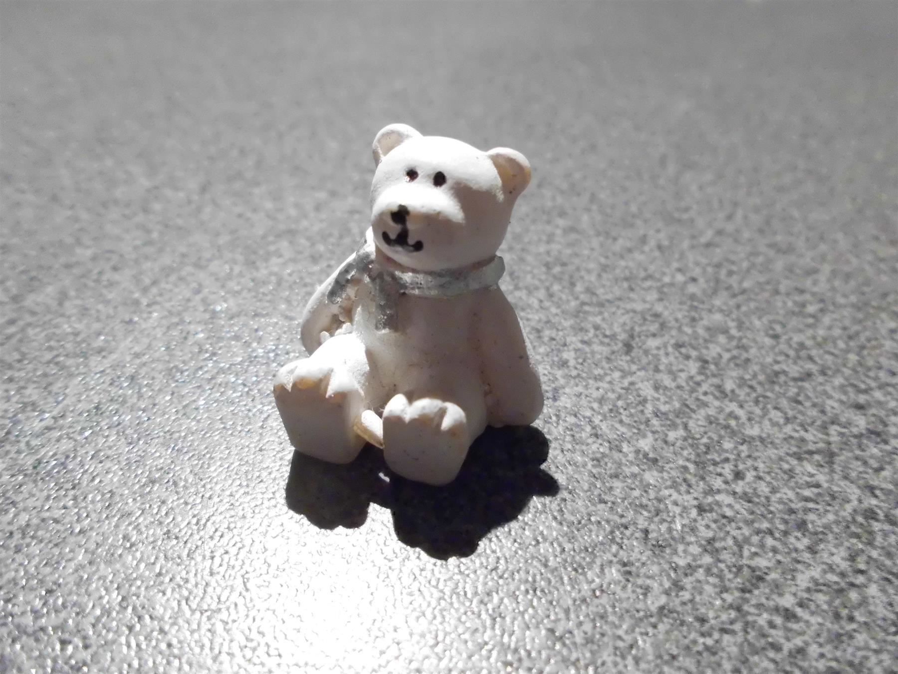 Kit bricolage: Eisbär mit silbrigem Schal, mini – Usato da Zürich venduto da Motzkuh