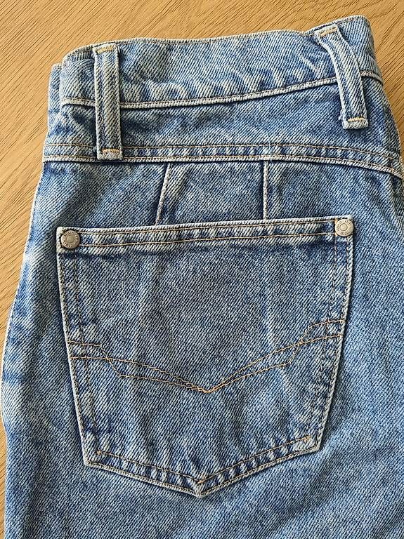 Jeans: Jeans Grösse 40-31 – D'occasion à St. Gallen par tj19 2