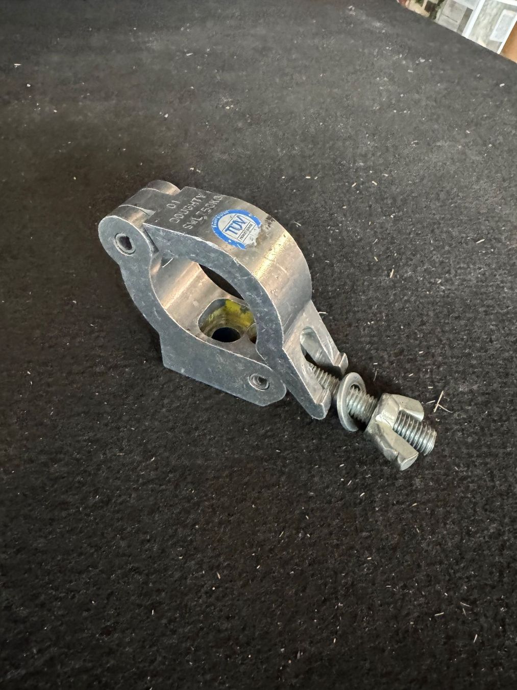 Tralicci: 3 x Slim Half Coupler, 300Kg – Usato da Urtenen-Schönbühl venduto da nuancegmbh 1