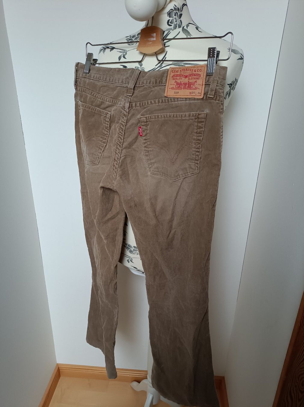 Levi's Hosen: Levis ausgestellte Cordhose W28 L34 – Gebraucht aus Peccia von LillyMarie98 3