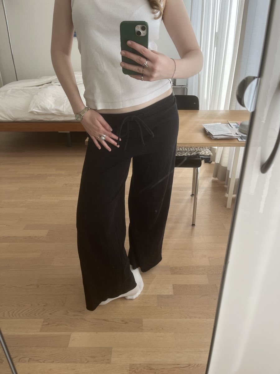 Zara Pantaloni: Zara pants, black  – Usato da Zürich venduto da ros_n8lm