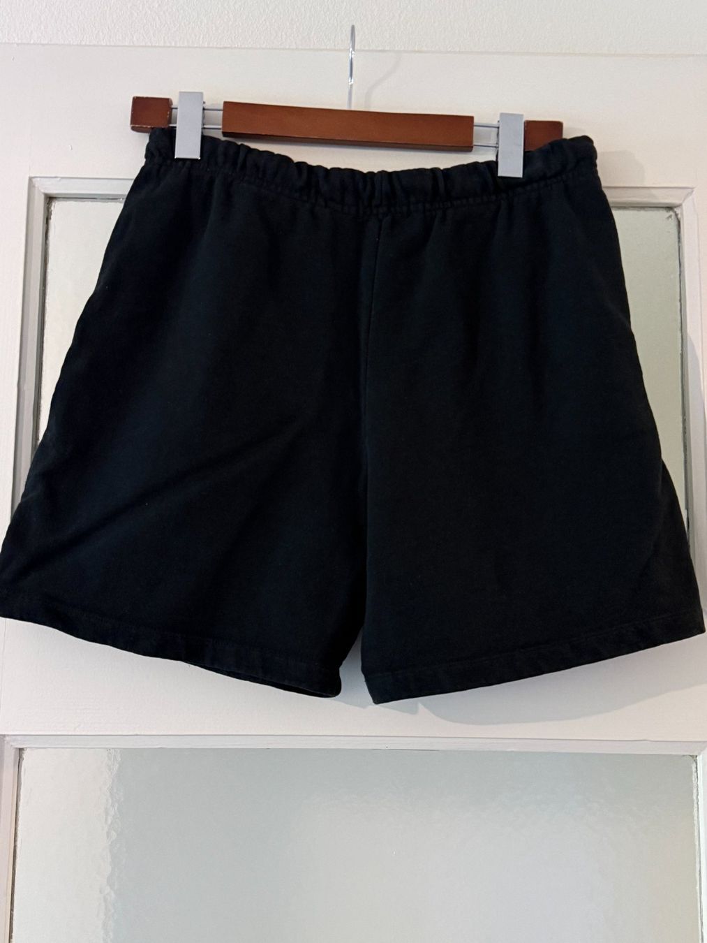 Pull&Bear Pantaloni: schwarze Shorts von Pull&Bear Grösse L – Usato da Basel venduto da zukk_ 1