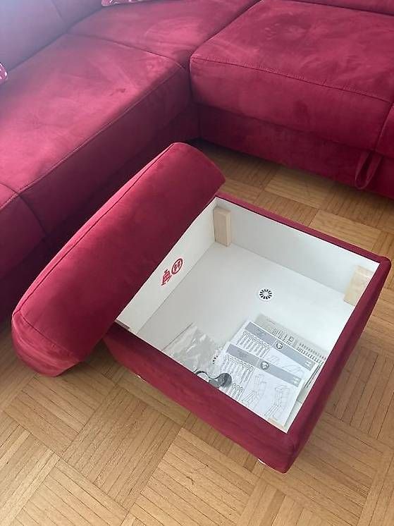 Divani: Rote Sofa inkl. Hocker – Usato da Küsnacht ZH venduto da zuriz 1