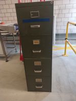 Vintage Metall Schrank.