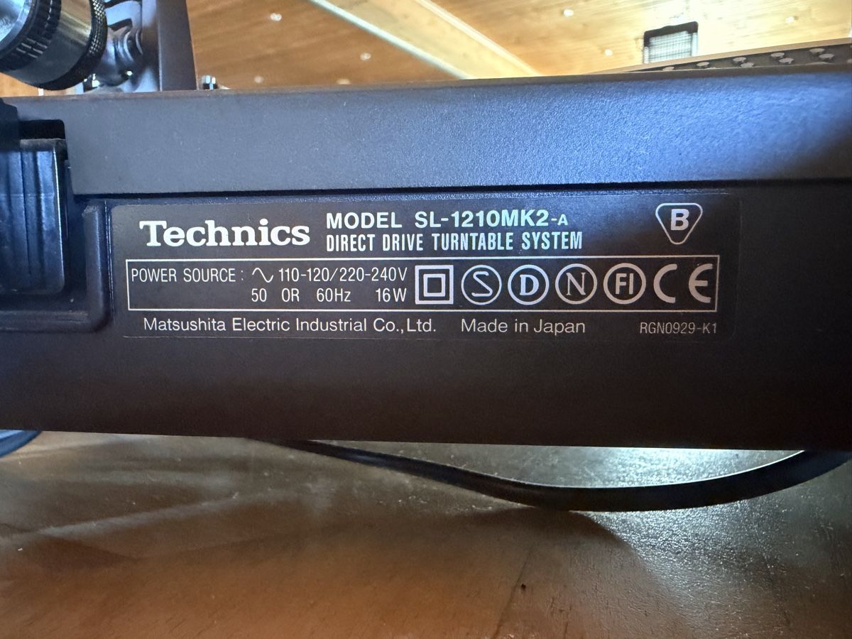 Technics Giradischi: Technics SL-1210MK2 DJ Plattenspieler - Direct Drive – Usato da Birr venduto da PamosAG 3