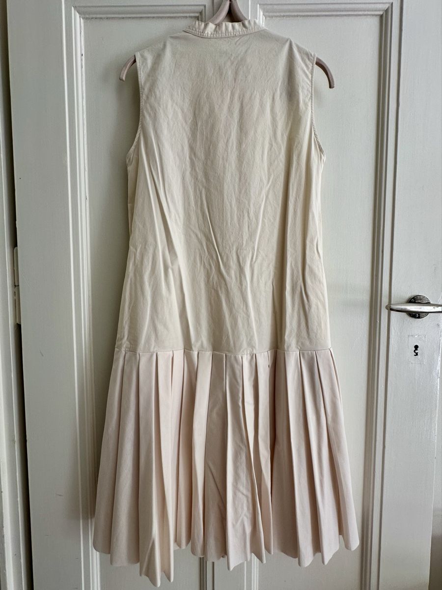 Cos Robes: COS dress, size 32, pleated hem – D'occasion à Genève par gra_xlk7 1