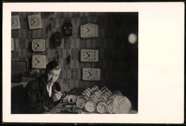 Fotografie Uhrmacher bei der Arbeit in s
