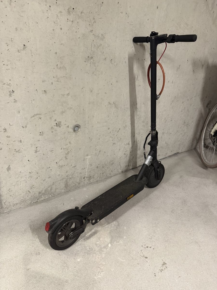 Kickboard: Trotinette électrique  – Defekt aus Biel/Bienne von steezyahh