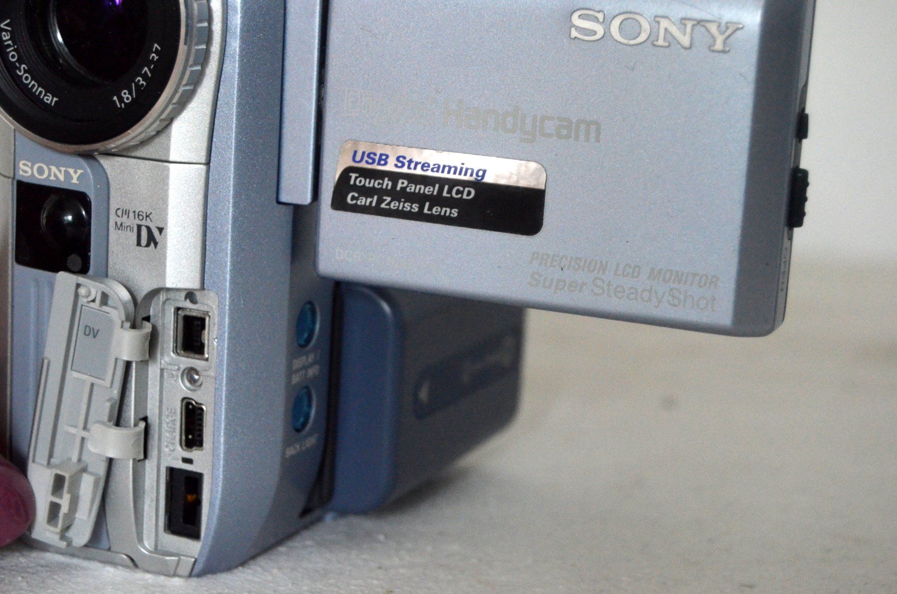 Sony Videocamere: Sony DCR-PC104E  Camcorder MiniDV caméscope – Usato da Collonges venduto da arashee 3