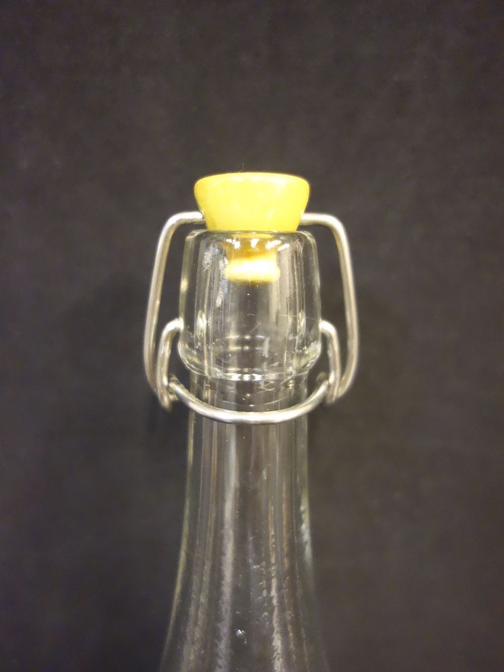 Gläser, Krüge & Flaschen: alte Flasche MINERALQUELLE SOURCE MINERALE APROZ – Gebraucht aus Kerzers von Flaschenposten 6