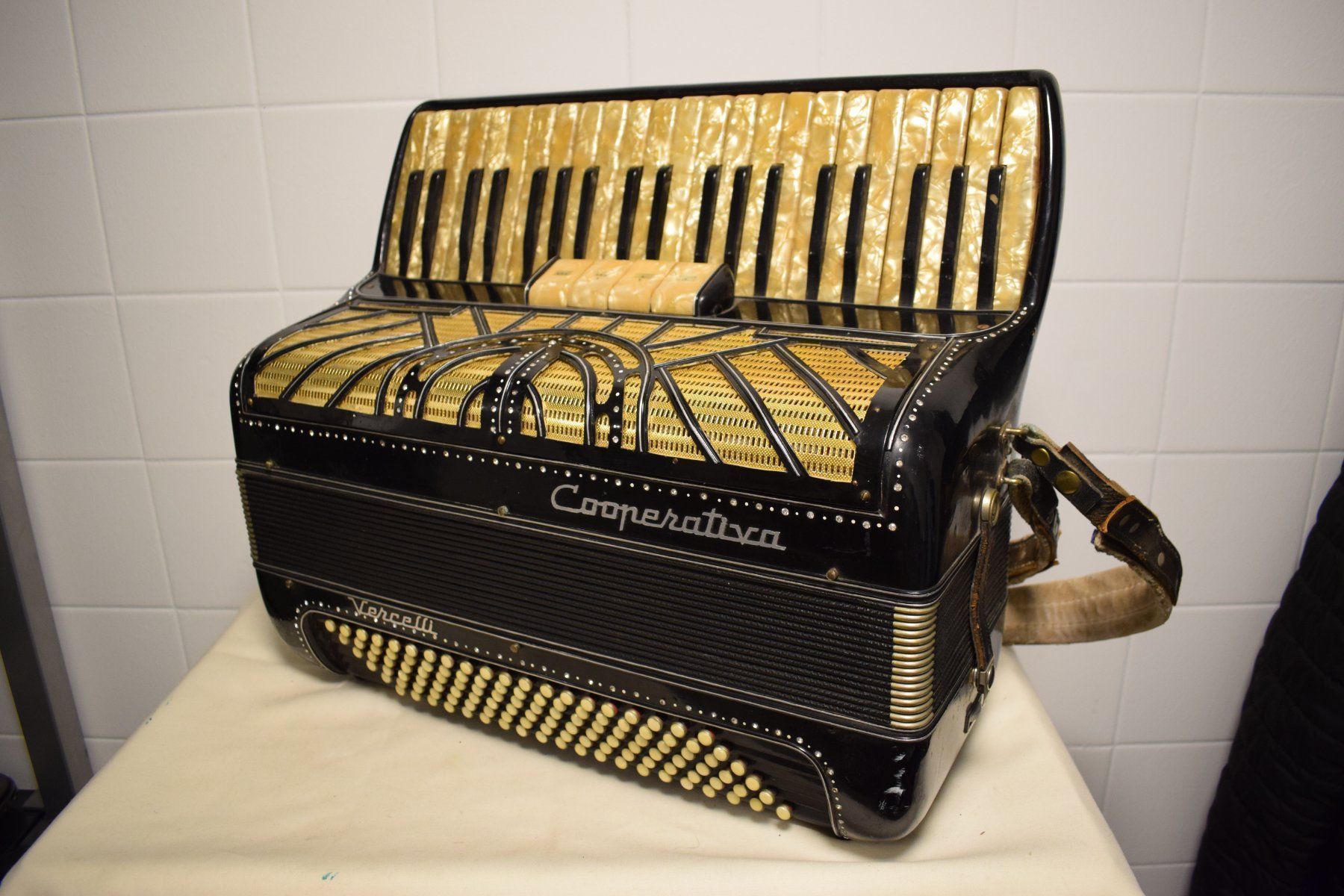 Strumenti musicali: Akkordeon chromatisch Cooperativa Stradella – Usato da Zürich venduto da Brockito 2