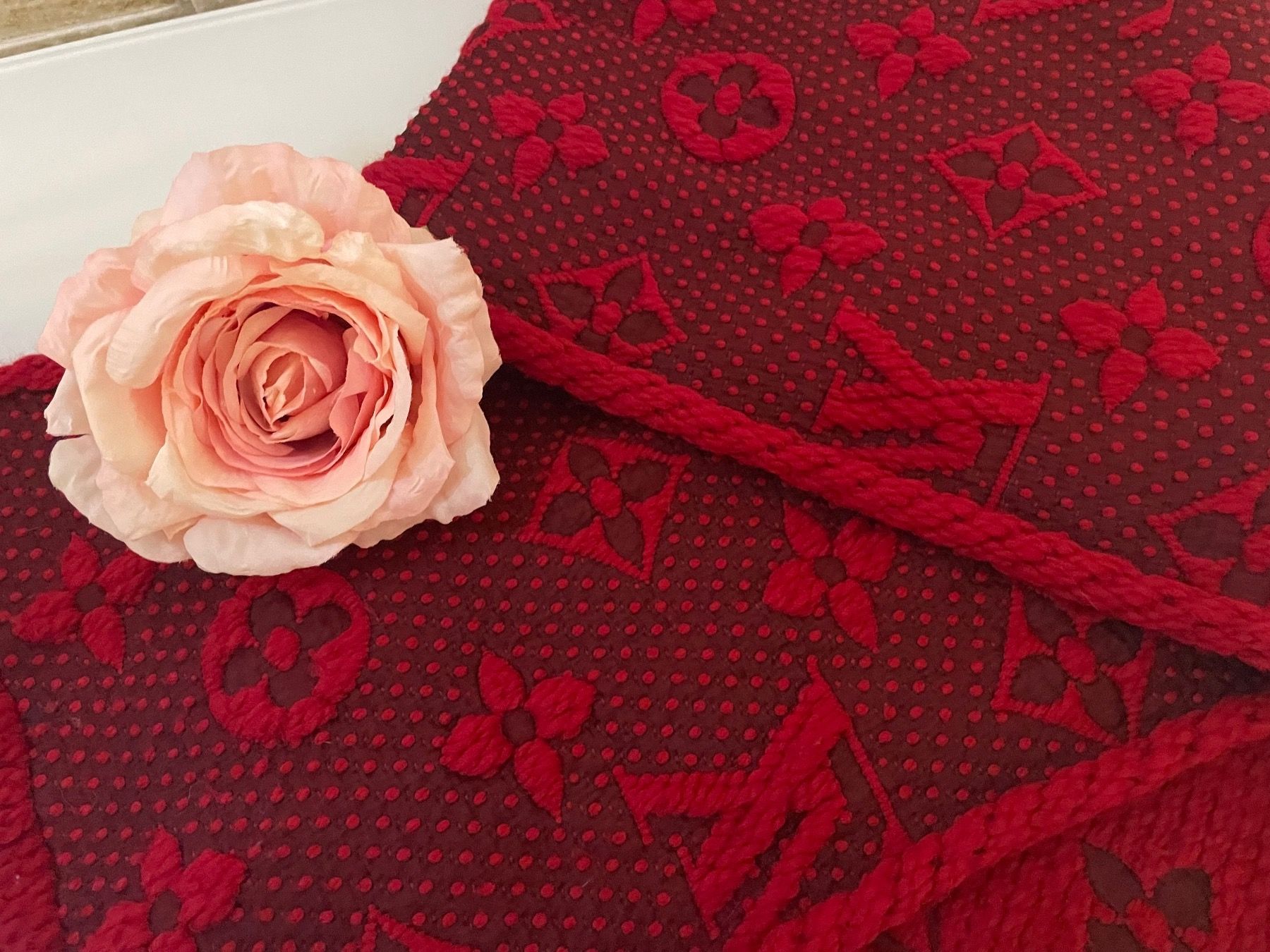 Louis Vuitton Foulard & Sciarpe: Louis Vuitton Schal Logomania - Nr. 405 – Usato da Hittnau venduto da LuxAndMore 3
