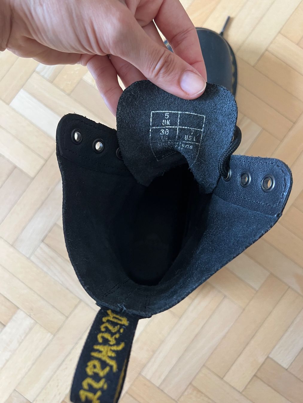 Dr. Martens Scarpe da donna: Dr Martens boots en cuir – Usato da Fribourg venduto da Monalisa_13 4