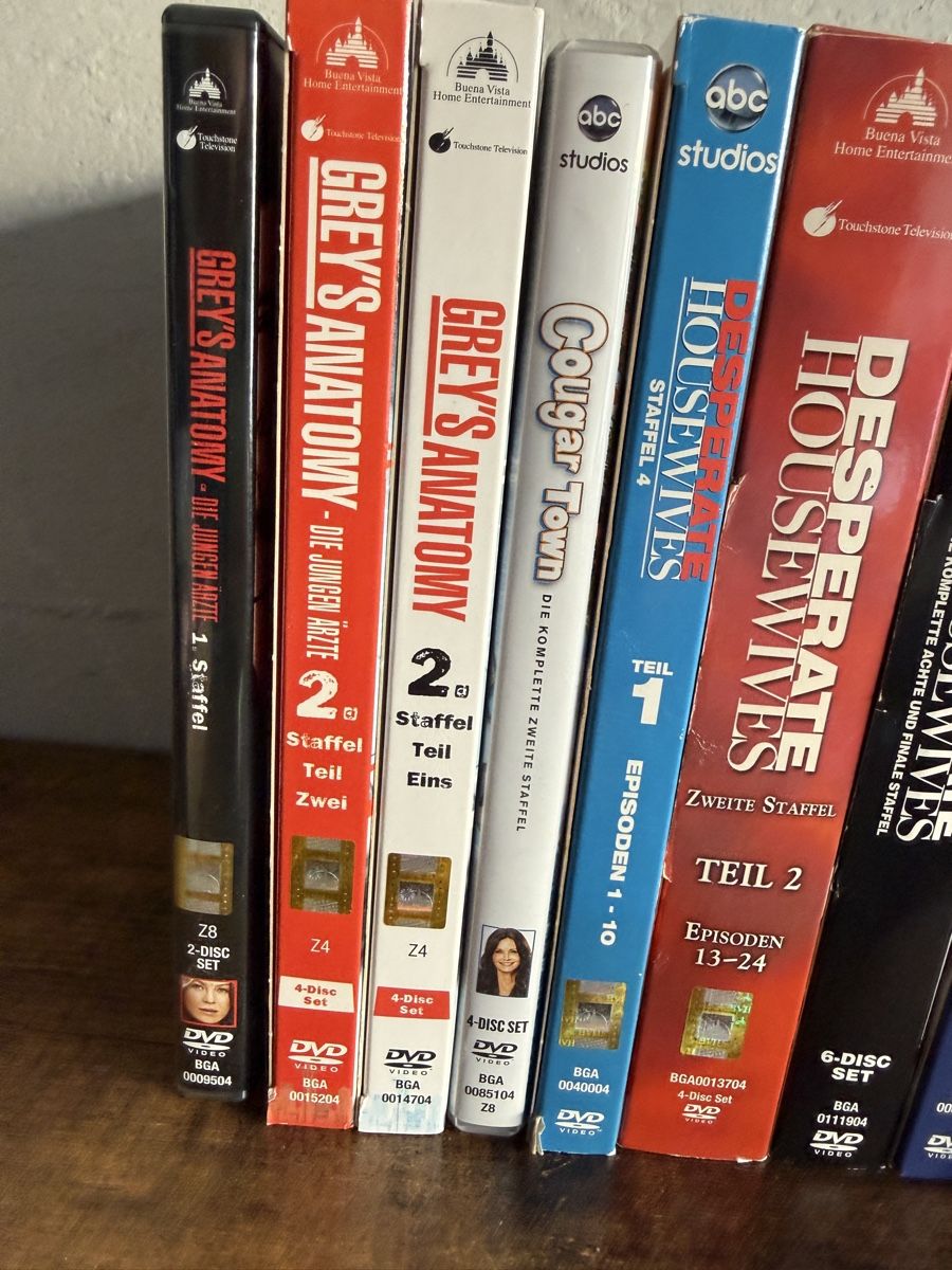 Alle DVDs: 12x DVD Staffeln Set – Gebraucht aus Allschwil von Collector.Shop.Swizz 1