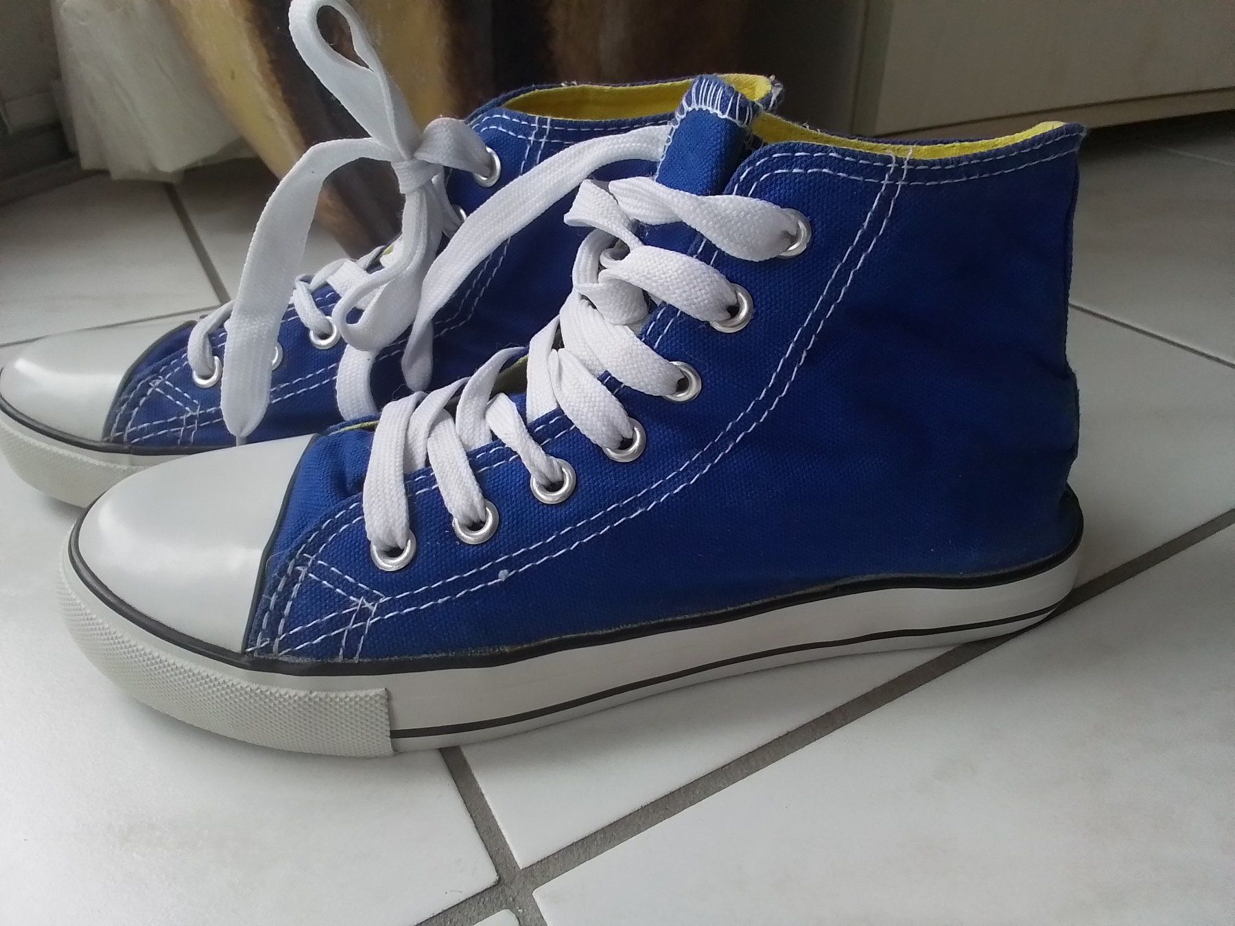Converse Scarpe da donna: Converse von FLASH Gr. 37 – Usato da Heimberg venduto da sunny1970