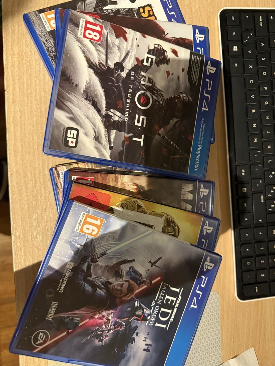 Spiele: PS4  Spielsammlung 7 Stk. – Gebraucht aus Dietikon von Molella 1