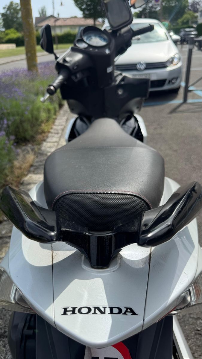 Honda Scooters: Honda NSC50R de 2016 – Gebraucht aus Prilly von ani_pbw8 2