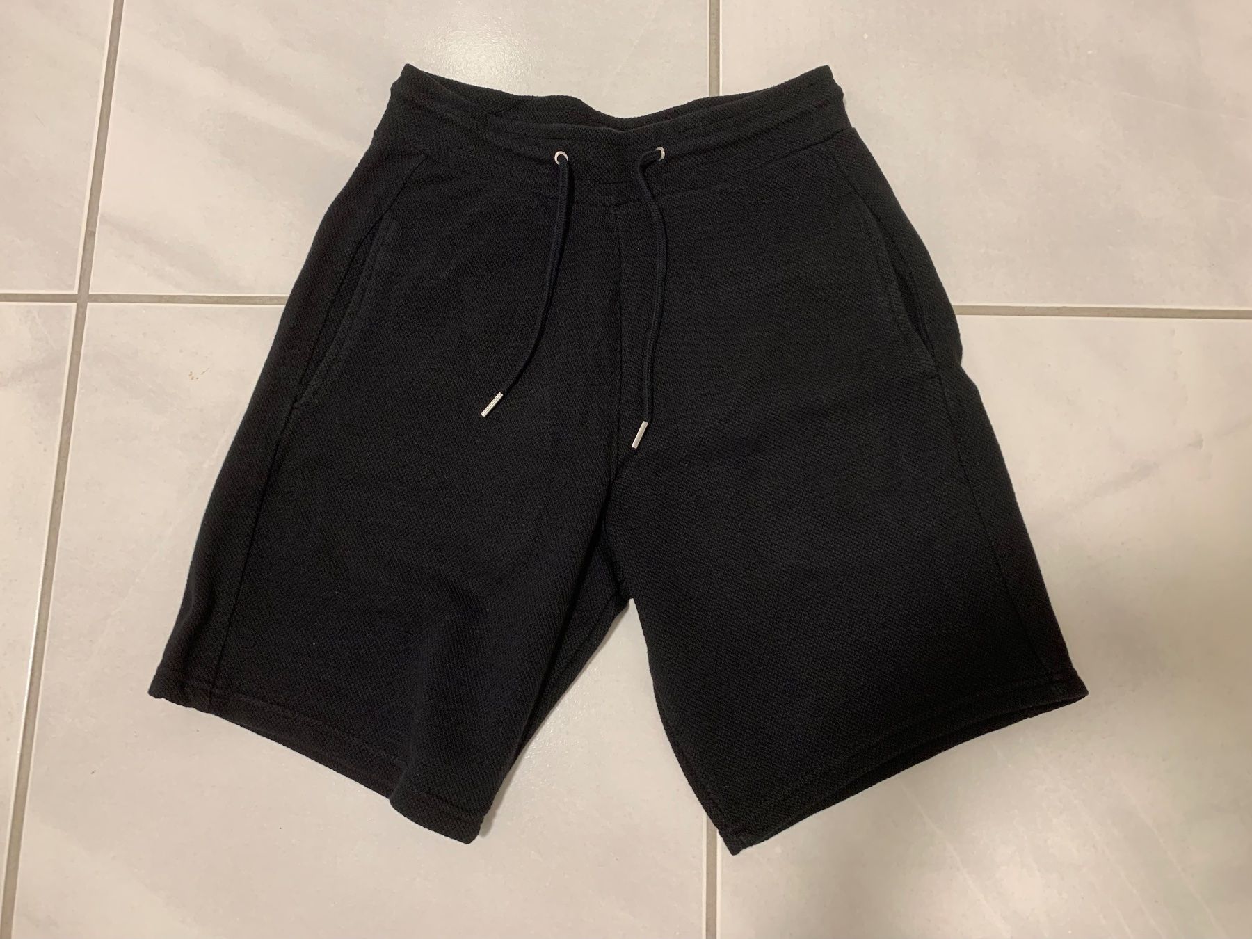 Zara Pantaloni: Neu Herren kurze Hosen Gr. S – Nuovo (secondo la descrizione) da Embrach venduto da Bdennis