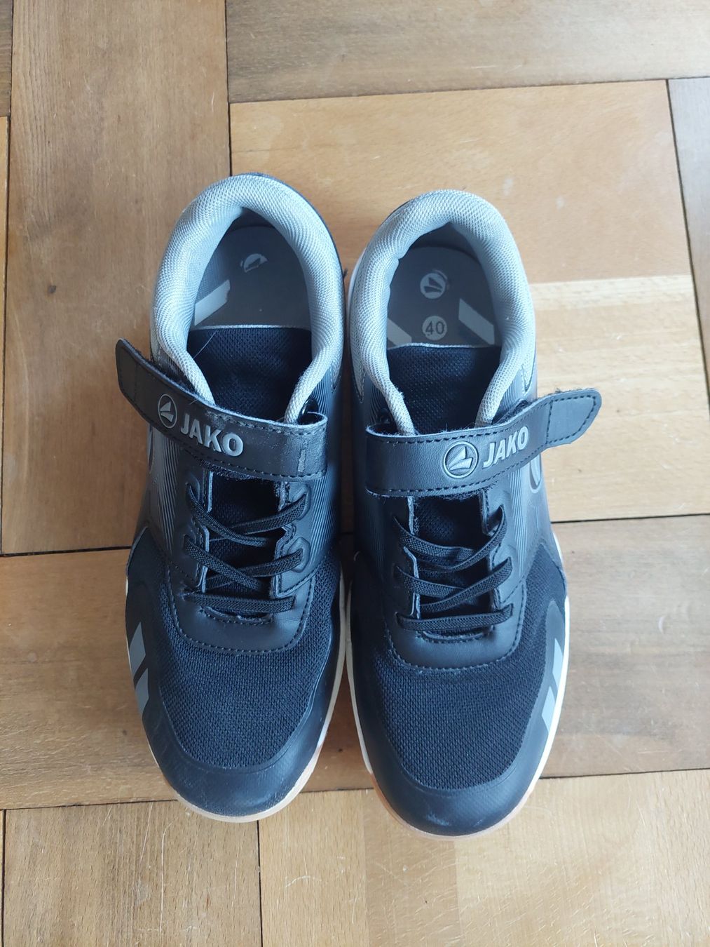 Jako Scarpe da donna: Jako Hallen-Turnschuhe Grösse 40 – Usato da Beckenried venduto da Havacola 1