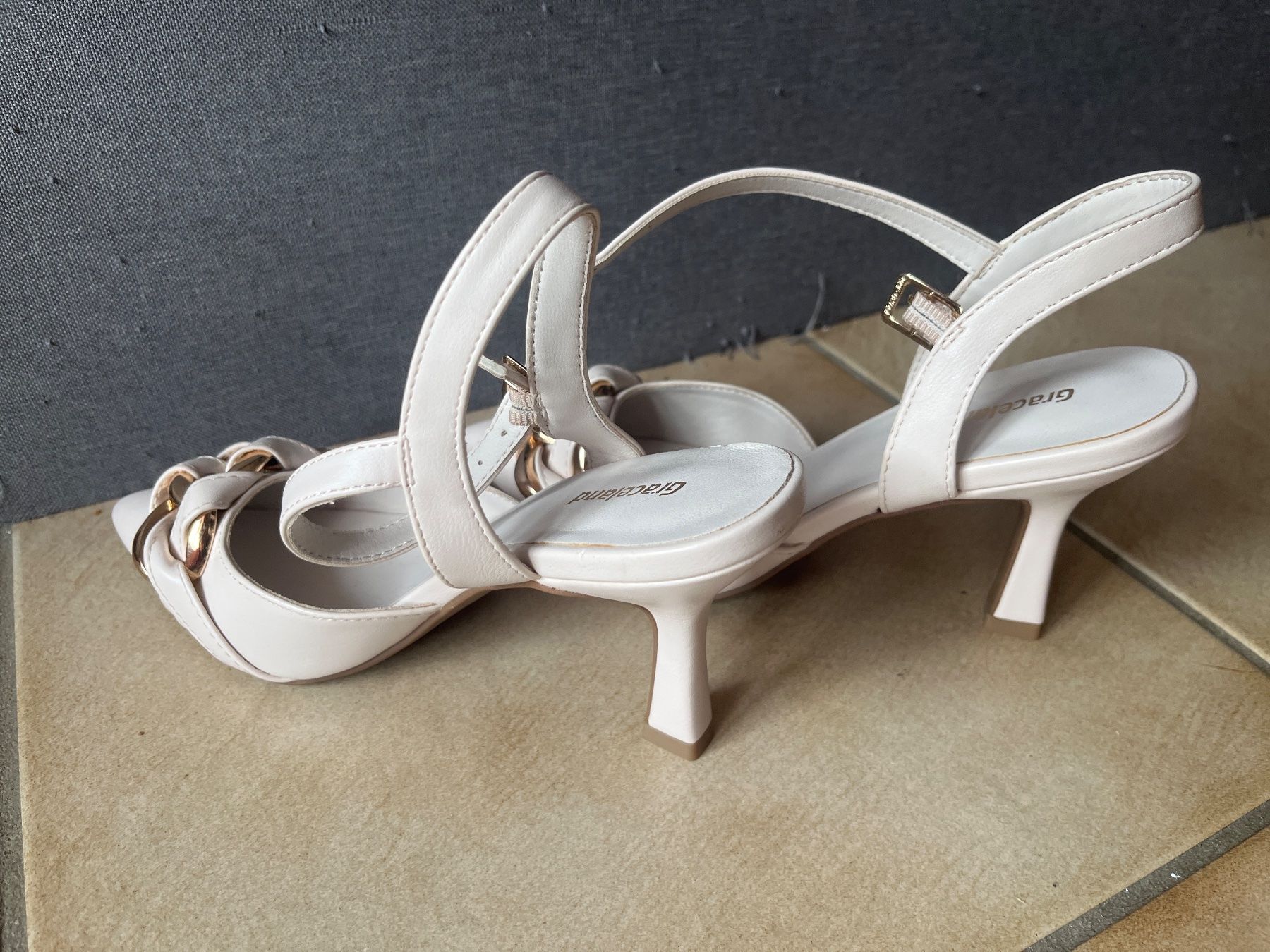 Graceland Damenschuhe: GRACELAND Escarpins blancs taille 36 neuf – Neu (gemäss Beschreibung) aus Vernayaz von Darkfrost 1