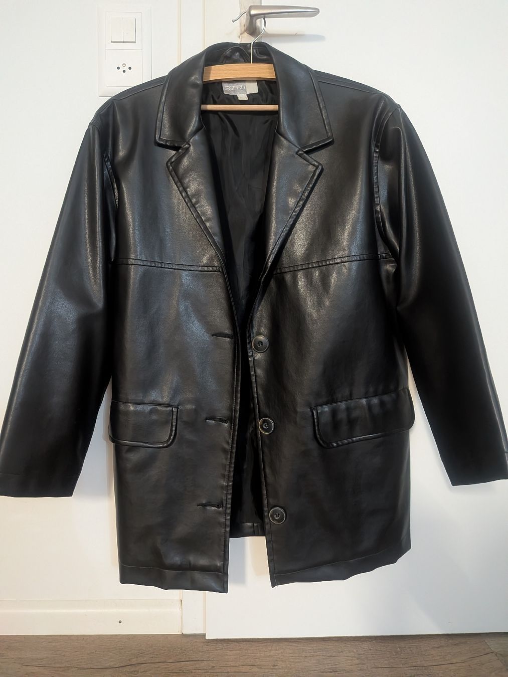Esprit Jacken: Esprit Faux Leder Jacke  – Neu (gemäss Beschreibung) aus Aesch BL von Catjpa 1