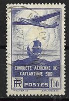 Frankreich 1936: Flugzeug Latécoère 300 über Schiff im Meer