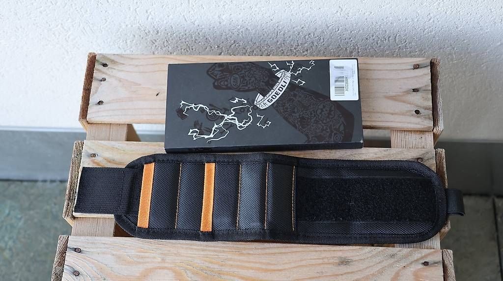 Armbänder & -reifen: Magnetisches Armband – Gebraucht aus Wollerau von avl_5jlw