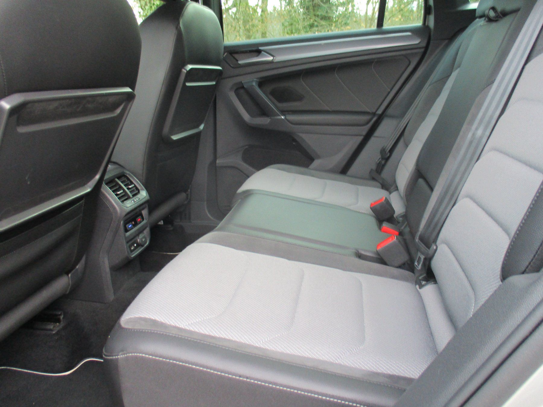 VW Automobili: VW Tiguan 2.0D 4M RL – Usato da Riedholz venduto da Riedholz-Garage 8