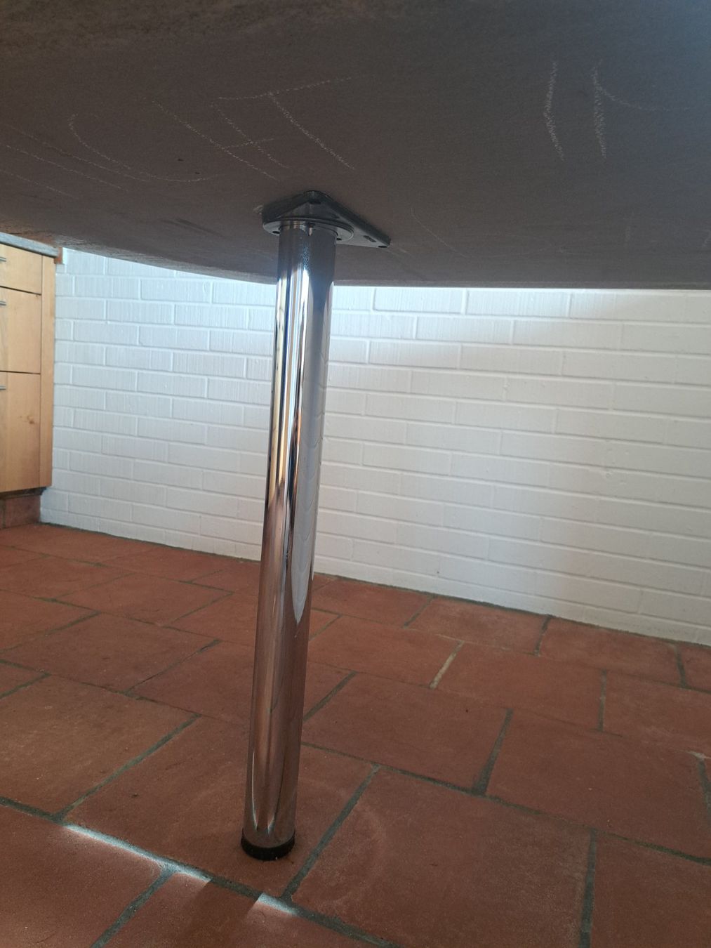 Tables: Marmortisch an Wand gebraucht – D'occasion à Schenkon par Theiler9 1