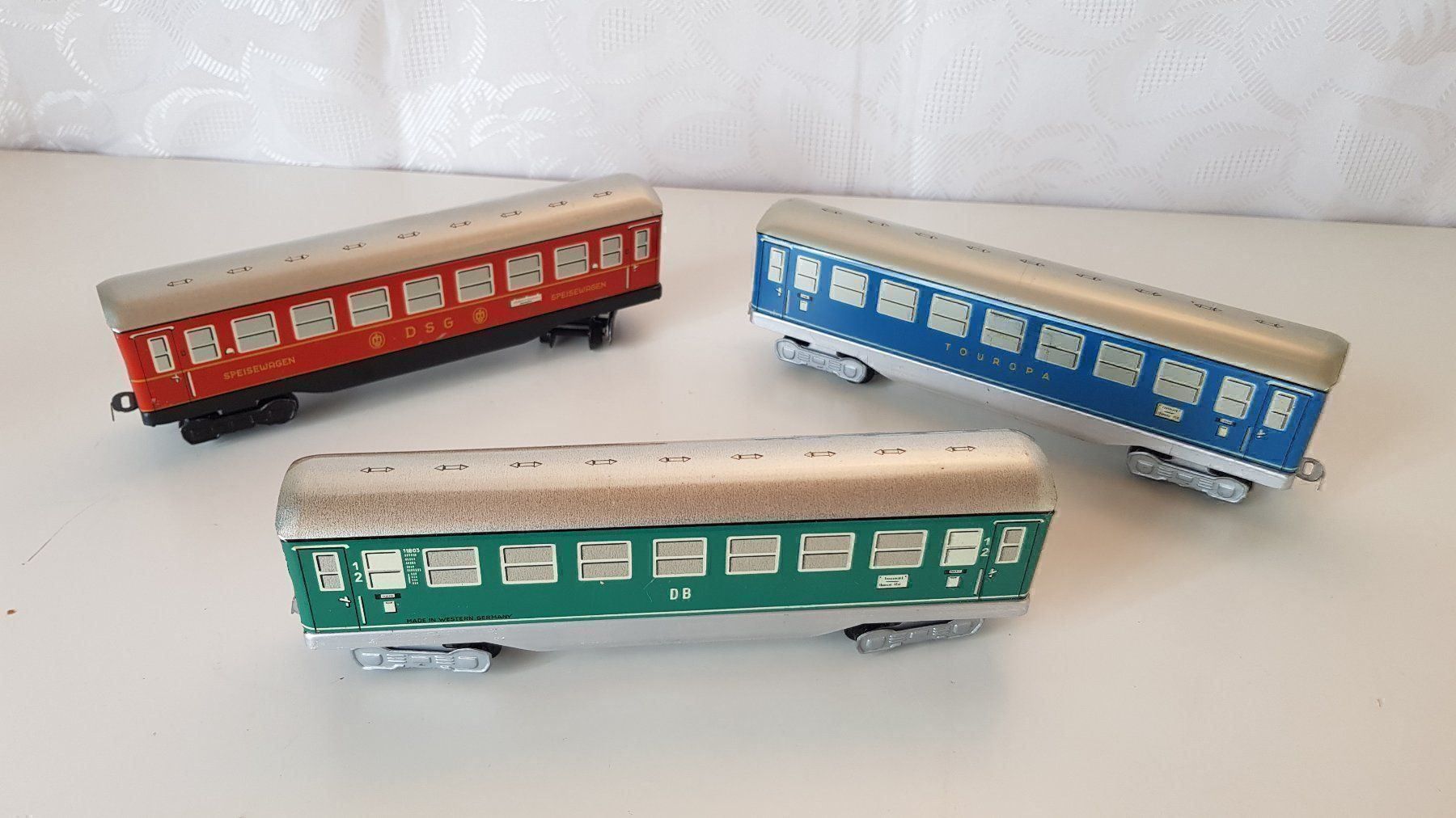 Distler Modellini di ferrovie: 3 Originale Eisenbahn- Distler Wagen H0, Originalverpackt – Nuovo e nell'imballaggio originale da Schwarzenbach SG venduto da utschu09 2