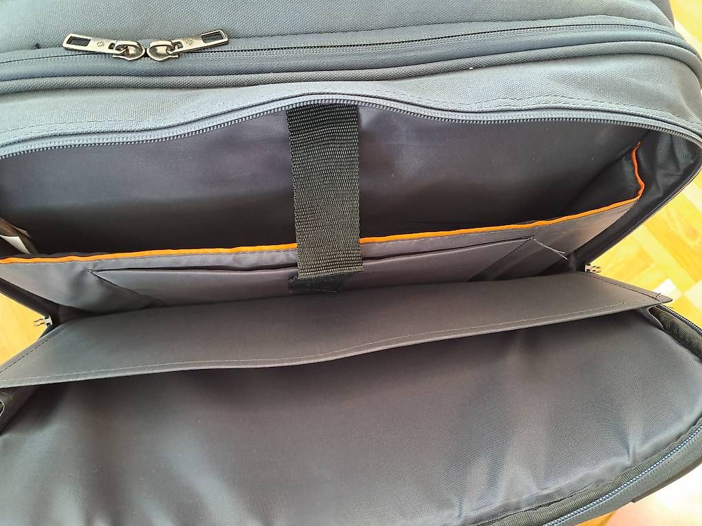 Valigie & Borse: Samsonite Laptoptasche/Koffer mit Rollen – Usato da Weinfelden venduto da Mausi2 2